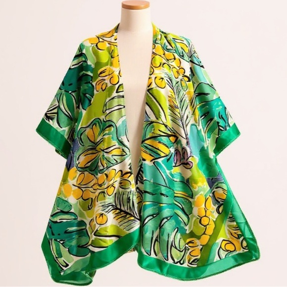 Kimono palm printed kimono has a satin feel Styline New Boutique - Picture 2 of 11